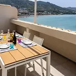 Aurea Collection Sea View Апартаменты *